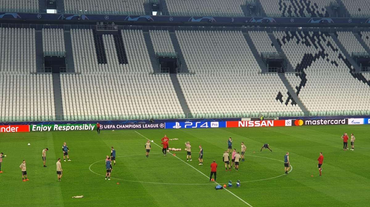 Ajax, allenamento mattutino in vista dell'impegno contro lo Jagiellonia: nel pomeriggio la partenza