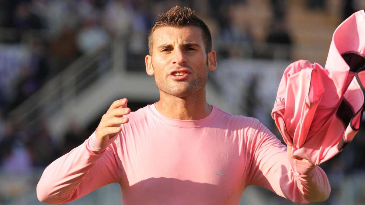 Napoli, assalto a Nocerino