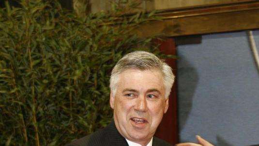 Milan, Ancelotti consiglia Anelka e Drogba