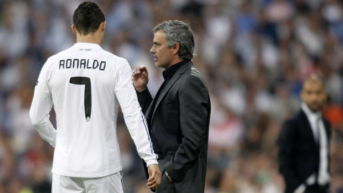 Ha vinto Mou, Valdano lascia il Real Madrid