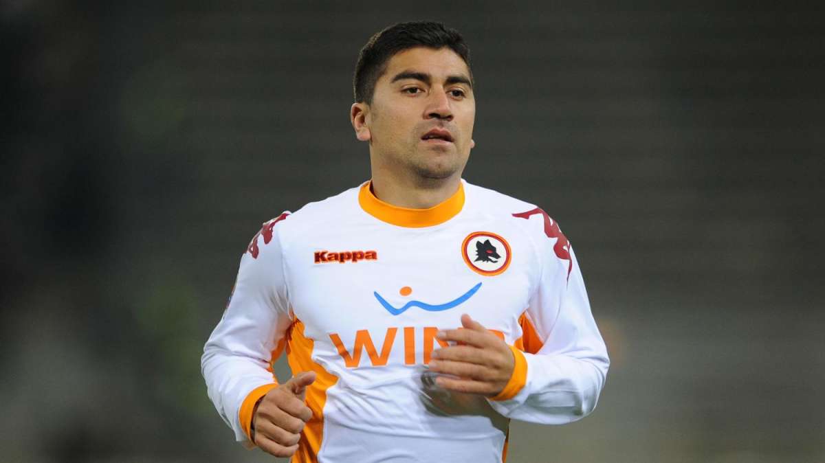 Roma, l'infortunio di Pizarro non è grave. Con lo Shakhtar ci sarà