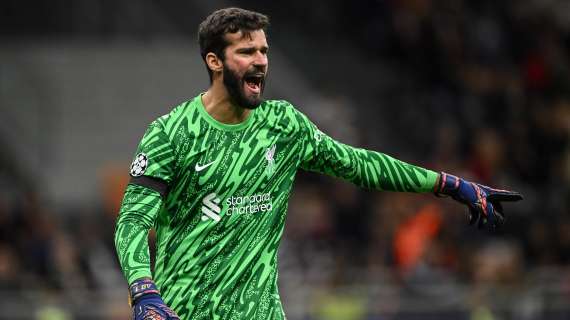 Liverpool, infortunio al ginocchio per Alisson: gli aggiornamenti 