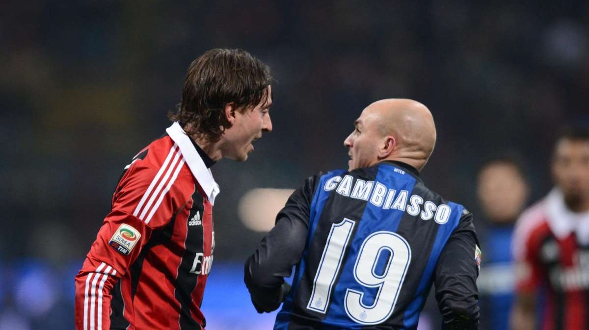 Cambiasso bacchetta Pazzini: "Io la talpa? Non scherziamo"