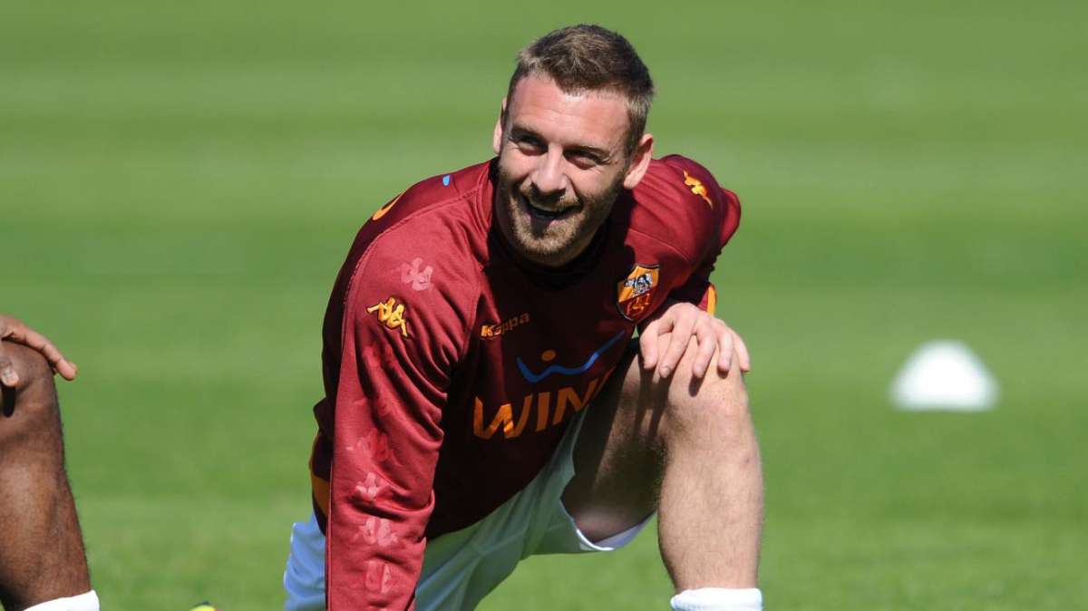 Roma, asta europea per De Rossi