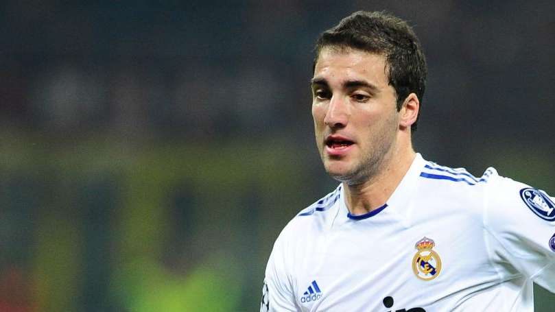 Real Madrid, operato Higuain