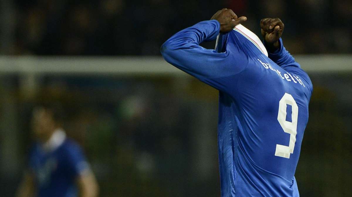 Zabaleta: "Balotelli immenso talento nei piedi, ma non nella testa"