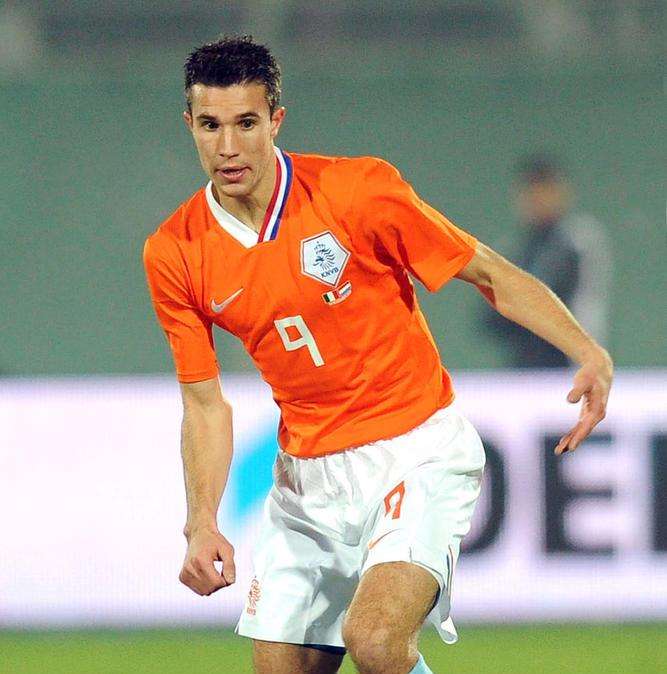 Arsenal, Wenger: "Vergognoso il rosso a Van Persie"