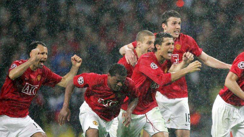 Man. United, Evra resta fino a giugno