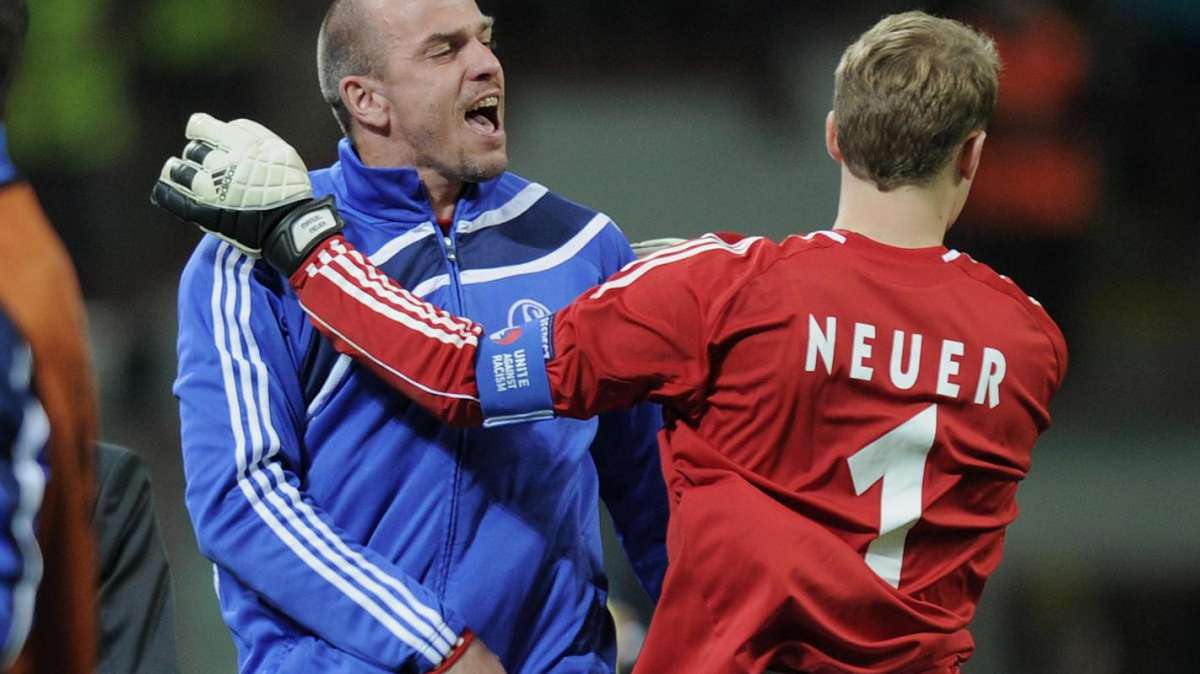 Schalke, un consigliere illustre spinge via Neuer: "Può maturare ancora all'estero"