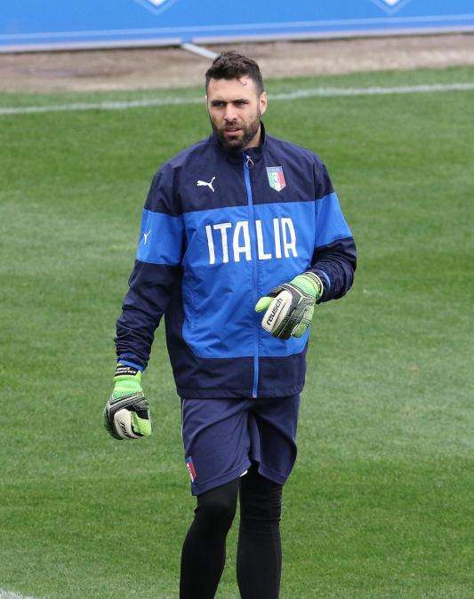 Fiorentina, obiettivo Sirigu