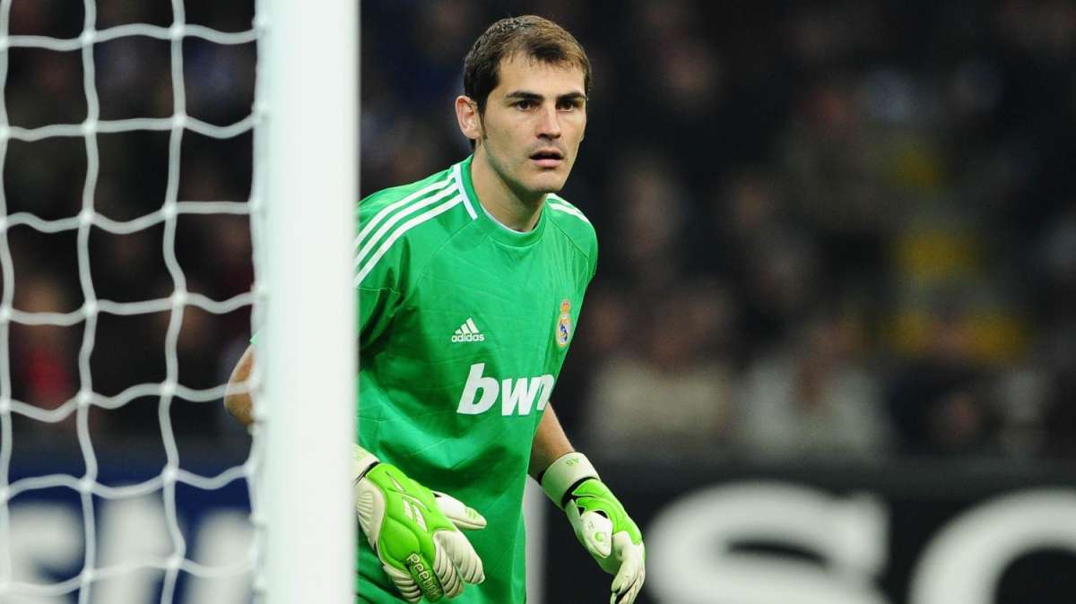 Real Madrid, contusione alle costole per Casillas