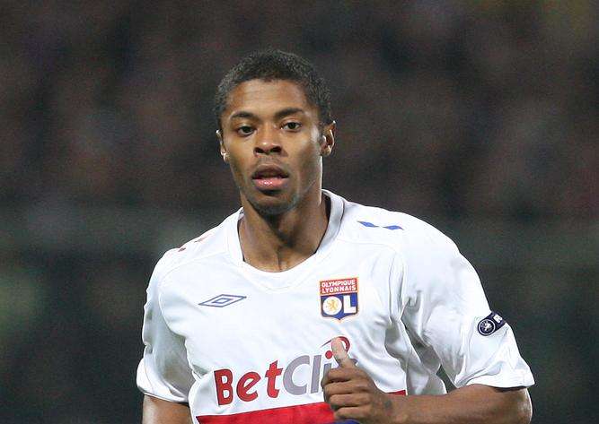 Juventus, Bastos: "E' un onore essere cercati dai bianconeri"
