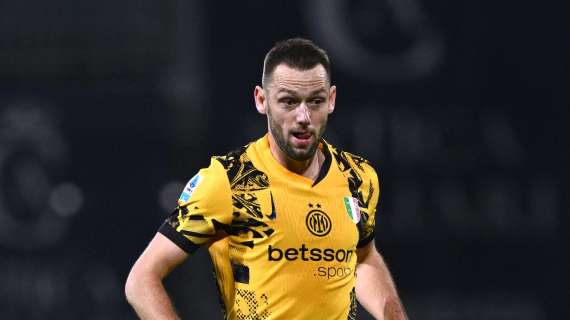 Inter, De Vrij cercato da Napoli ed alcuni club arabi: no dell'olandese