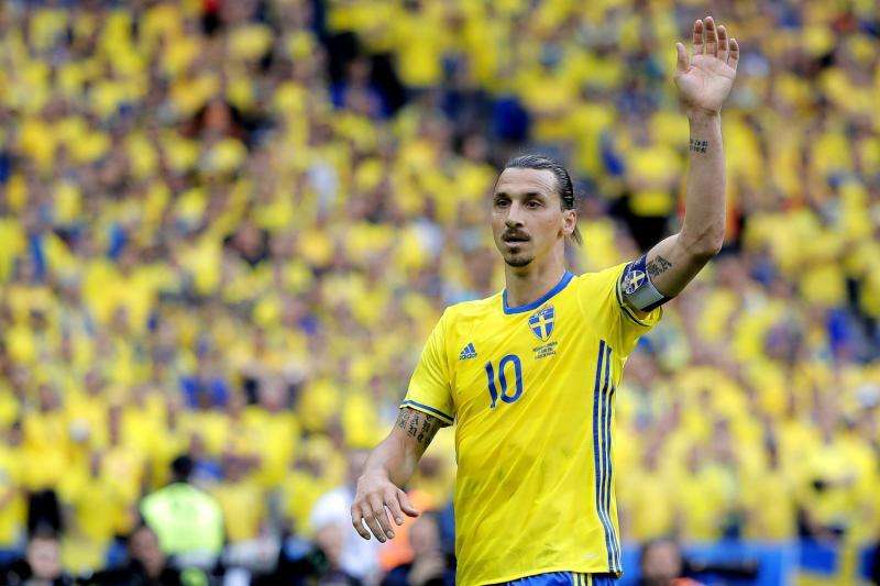 Ibrahimovic a Cantona: "Altro che re di Manchester, sarò il Dio"