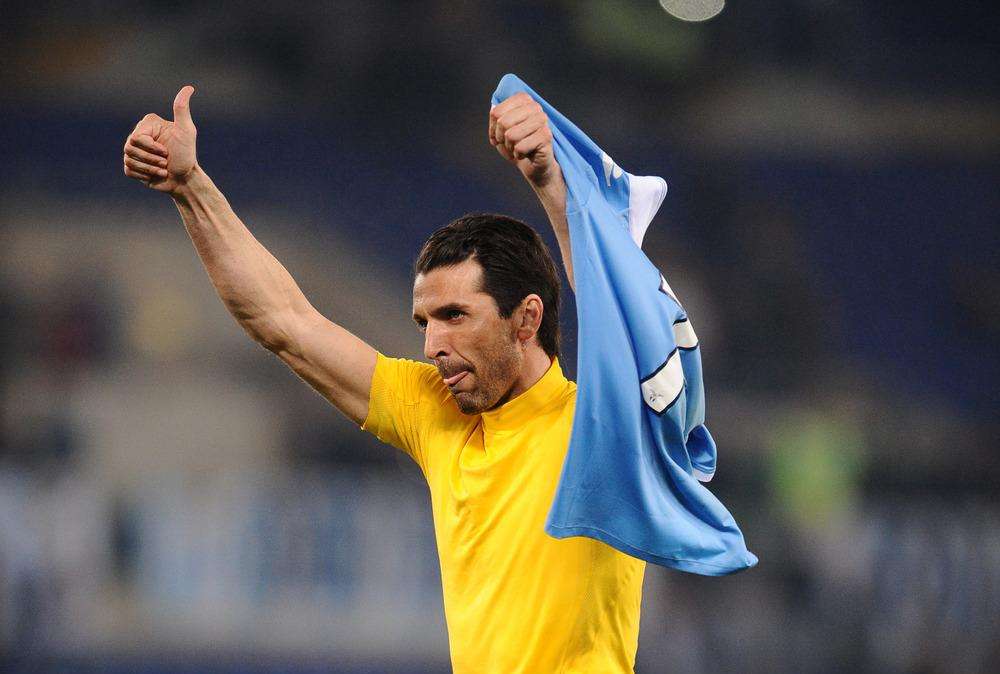 Buffon: "Stimo molto i tifosi della Lazio"