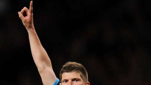 Schalke 04, tegola Huntelaar. L'olandese torna nel 2014