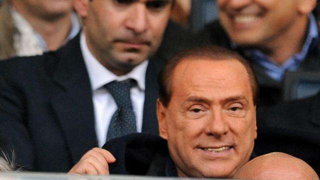 Berlusconi deluso: "Che vergogna, se trovassi un compratore..."
