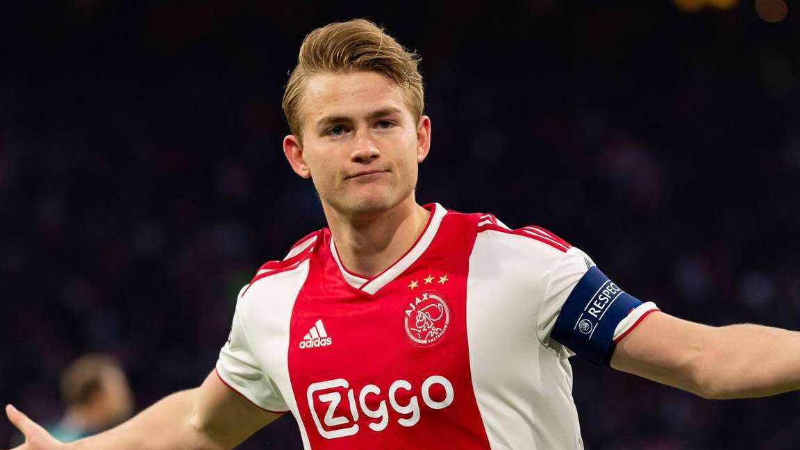 Ajax, Borna Sosa in uscita: accordo vicino con il Torino