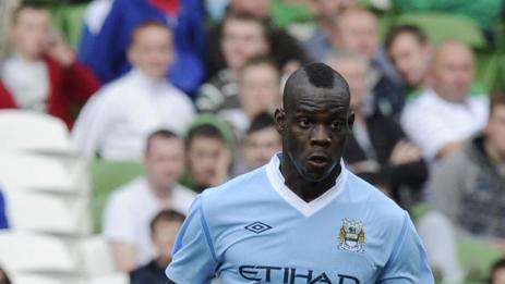Man. City, Balotelli: "Il gol all'Old Trafford? Il mio grazie ai tifosi"