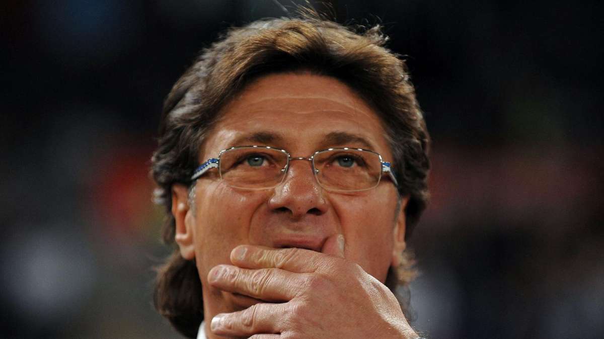Napoli, Mazzarri: "Non bisogna strafare"