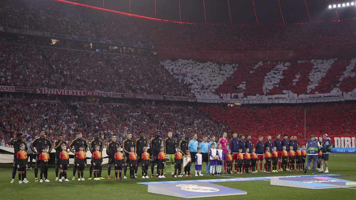 Il Bayern Monaco presenta l maglia per la Champions League 24/25 con un modello d’eccezione: il video