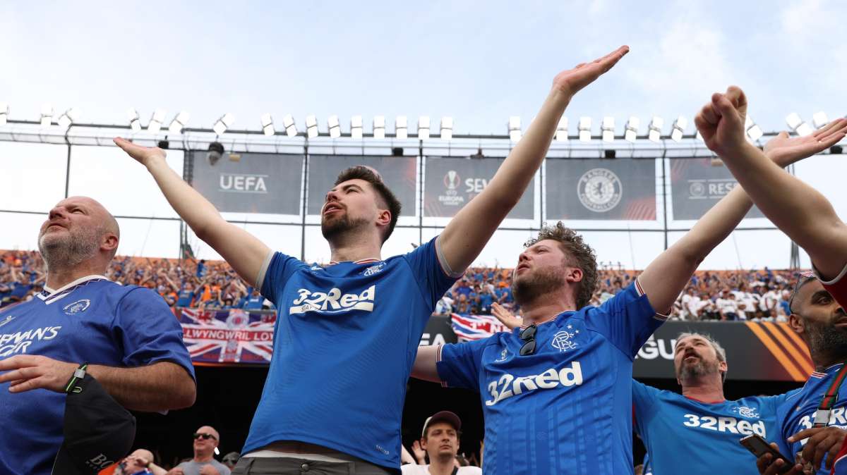 La carica dei Rangers prima del match contro la Dynamo Kiev: il messaggio