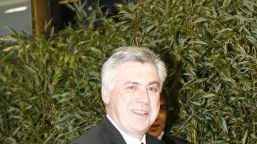 Milan, Ancelotti consiglia: "Prendi Drogba o Anelka"