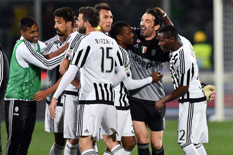 Juve, Buffon e Barzagli bianconeri a vita!