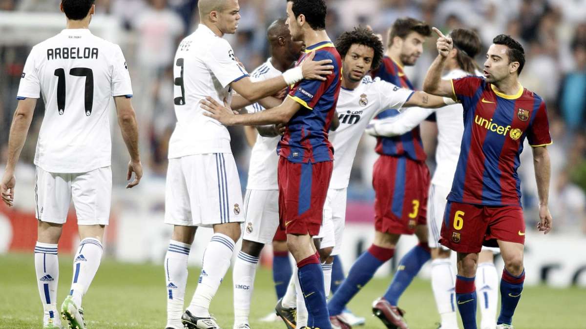 Messi stende un Real provinciale al Benabeu. Il Barcellona ha un piede in finale