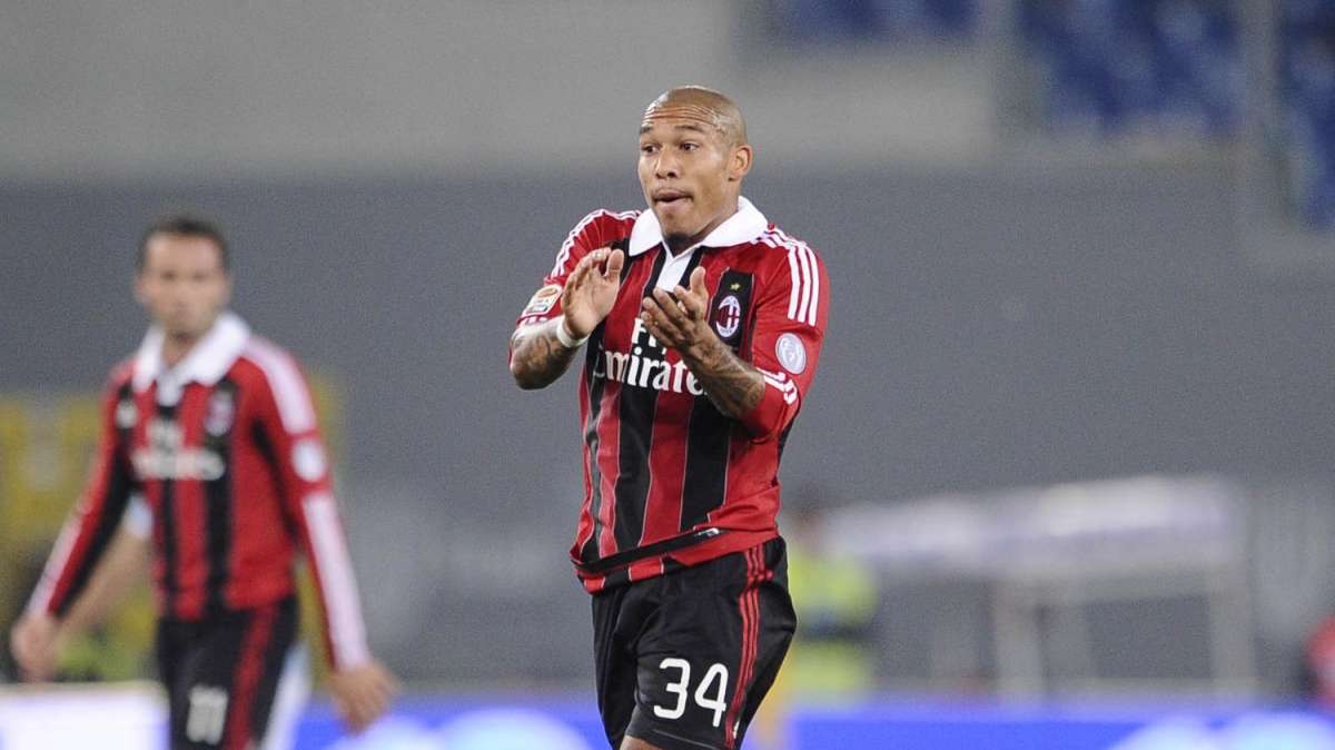 De Jong "ufficializza" la cessione di Emanuelson