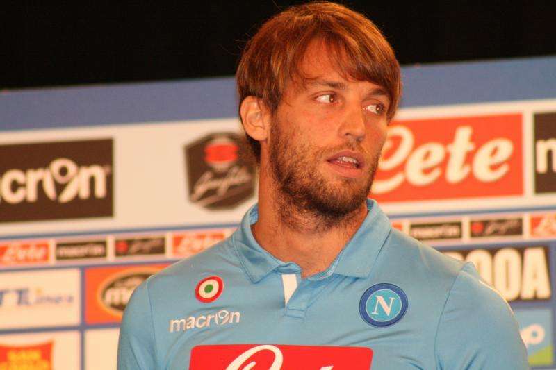Napoli: bau bau, Michu, Michu...