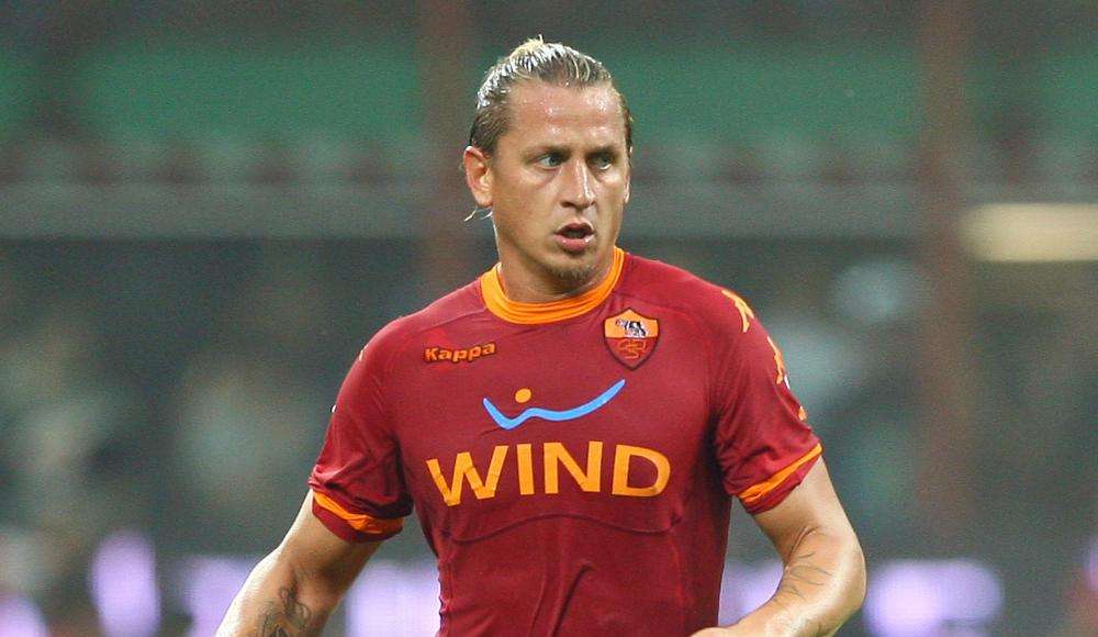 Milan, sempre vivo l'interesse per Mexes