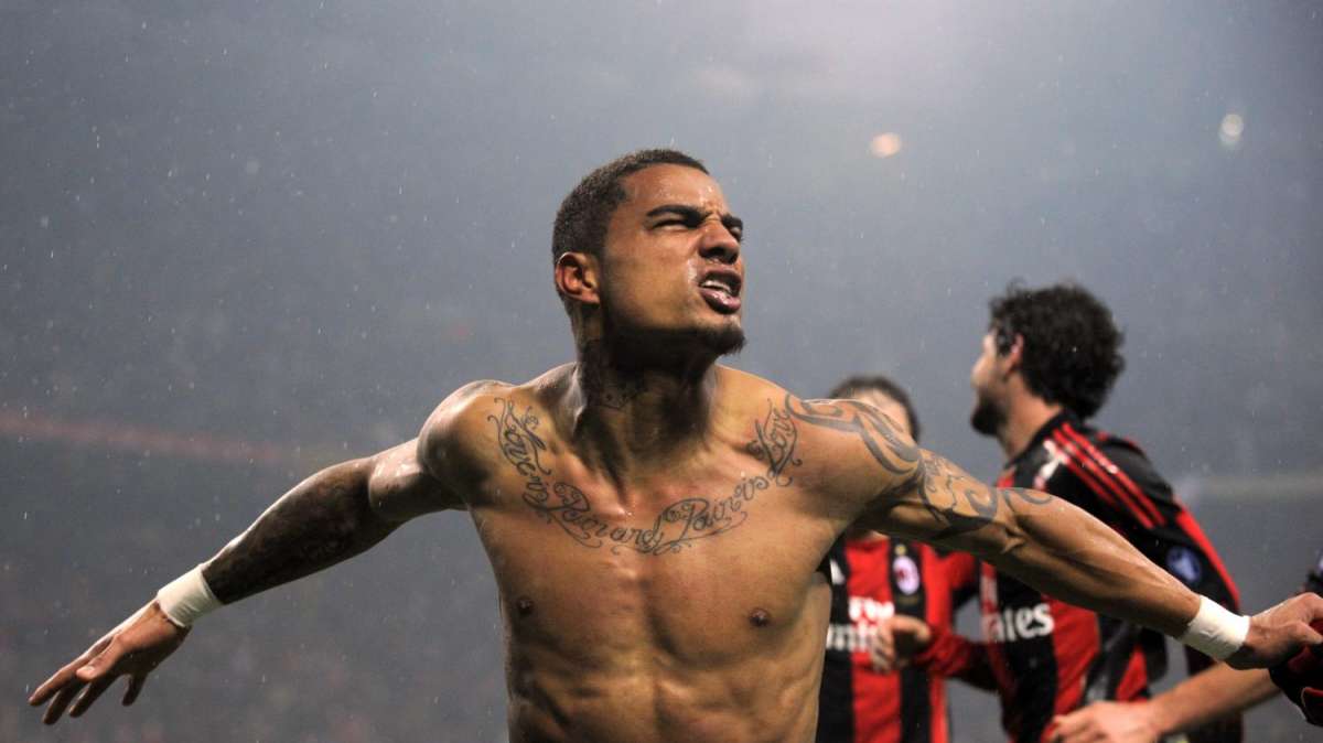 Milan, è distorsione per Boateng