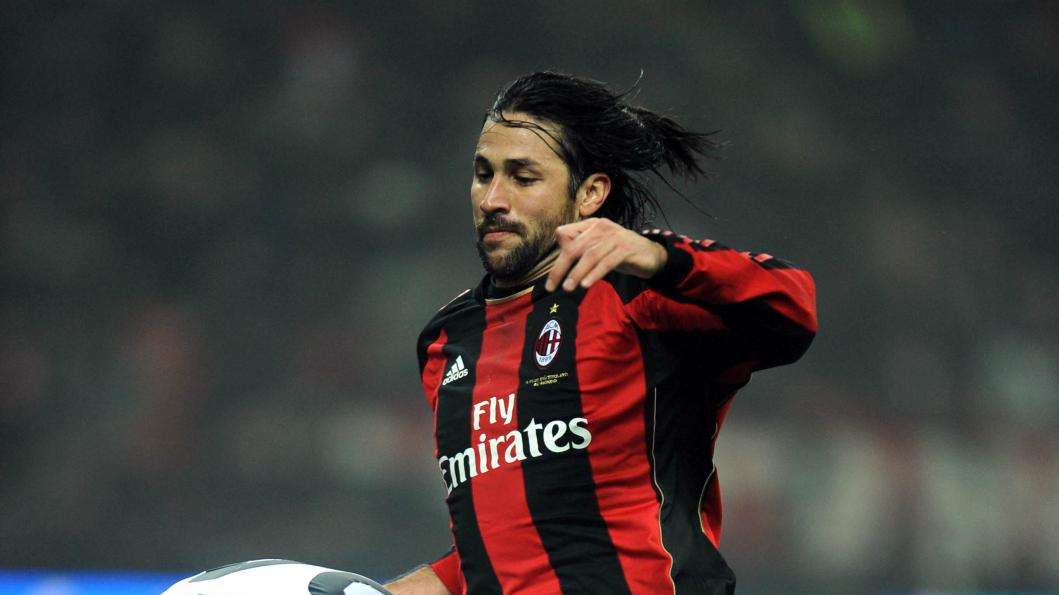 Milan, Yepes incerto sul futuro