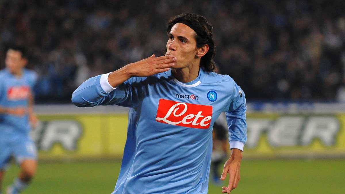 Chelsea, Ancelotti sogna: Cavani insieme a Torres?