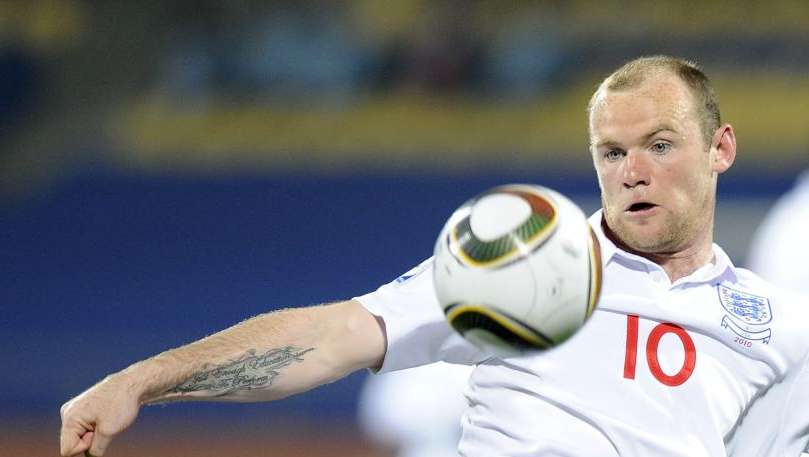 Clamorosa rimonta dello United: da 2-0 a 2-4 nel segno di Rooney