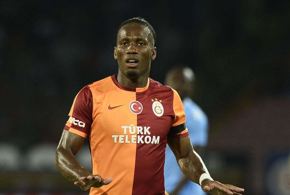 Il finesettimana delle altre regine d'Europa: Ajax strapazzato dal Psv, Spalletti vince 0-4. Porto fermato sul pari, bene lo Steaua. Drogba formato Champions avverte la Juve