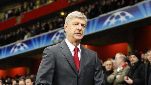 Arsenal, Wilshere beccato a fumare. Wenger: "Sono molto deluso"