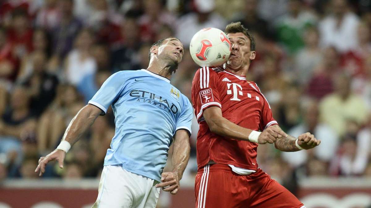 Manchester City, Zabaleta: "Dobbiamo ambire a trionfare nelle 4 competizioni"