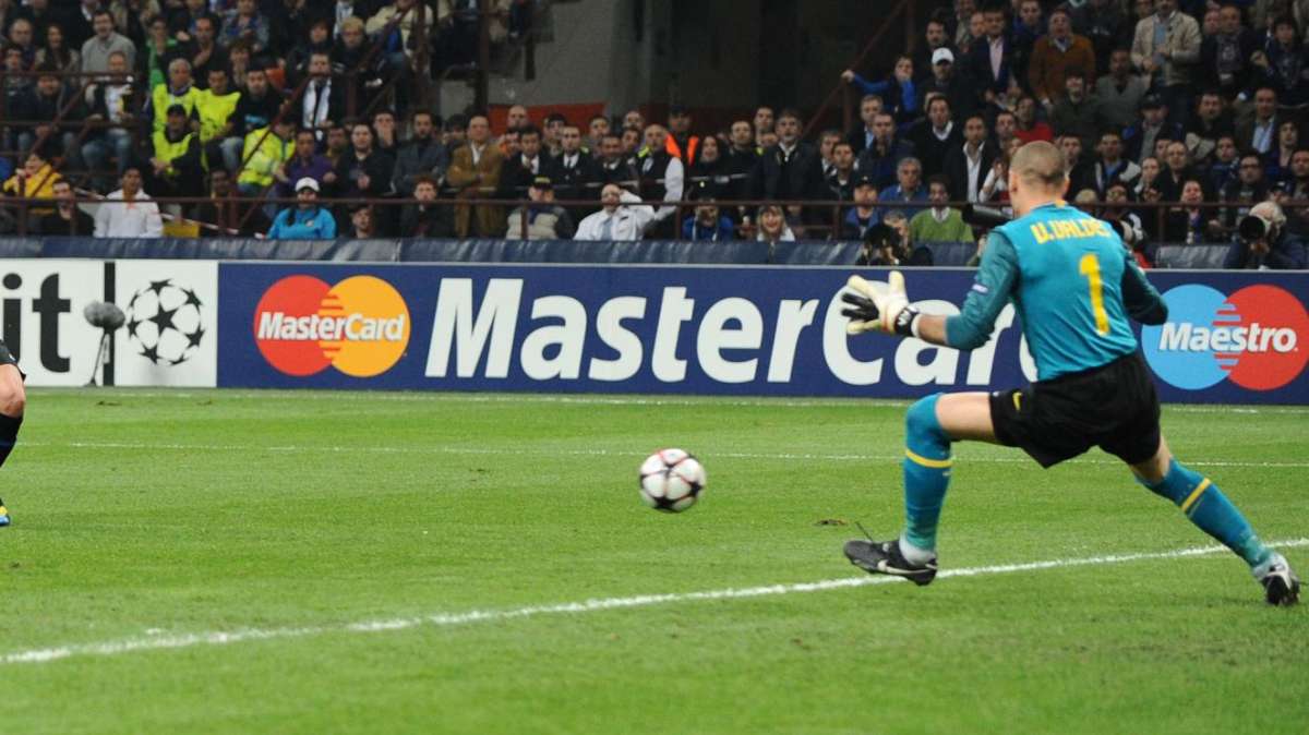 Barcellona, Victor Valdes: "Sogno di imitare Koeman"