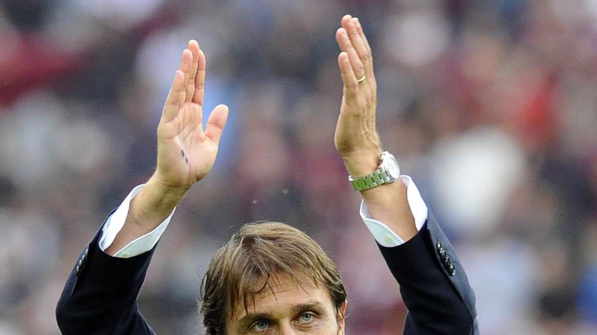 Juventus, Conte: "Un piacere ritrovare Mancini, Tevez è in forte dubbio"