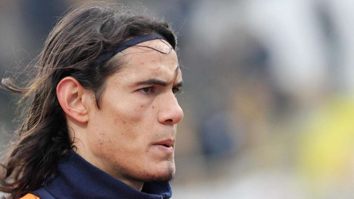 Mazzarri su Cavani: "In estate vedremo cosa succederà"