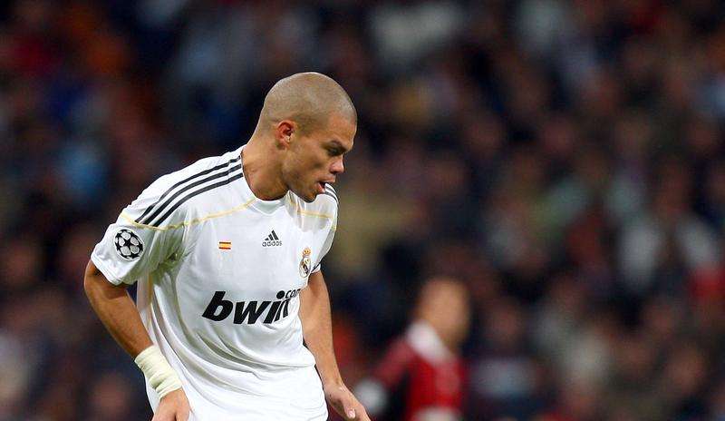 Real Madrid, Valdano apre al rinnovo di Pepe
