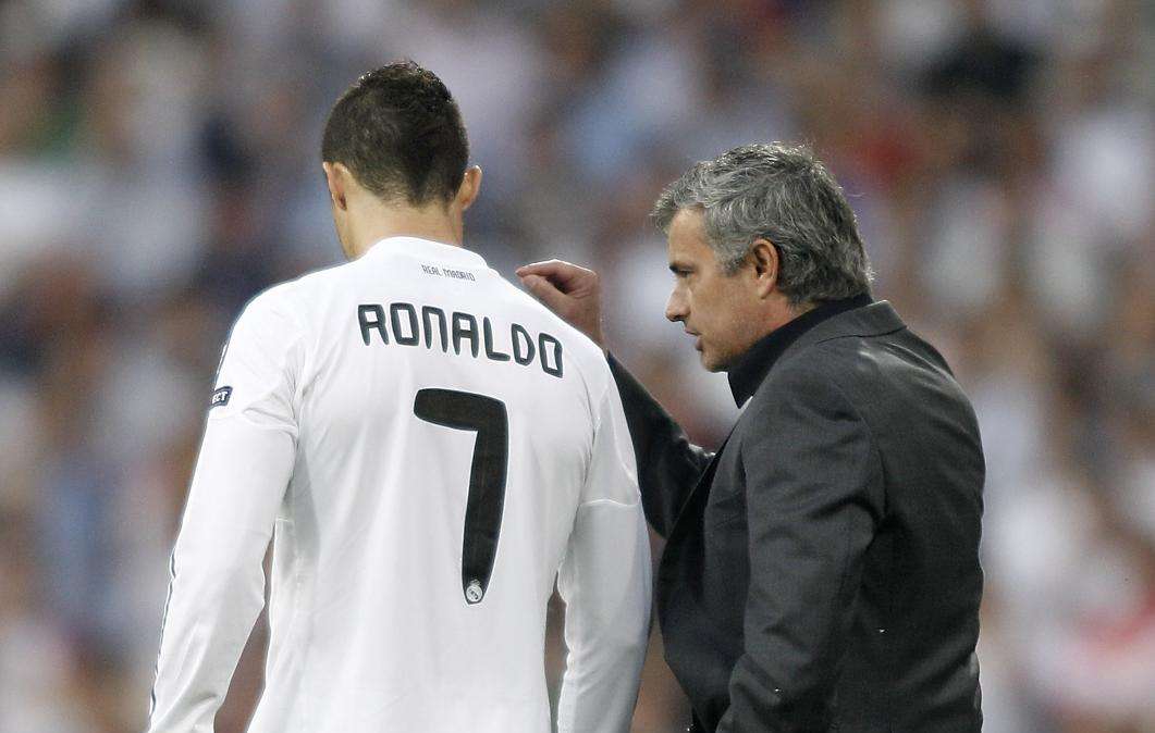 Pazza idea Psg: Ronaldo e Mourinho sotto la Tour Eiffel