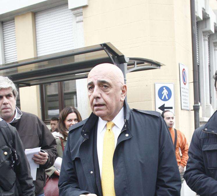 Milan, Galliani: "Sono contento, ma lo ero anche sabato sera e non avevamo vinto. Spero di passare una bruttissima domenica sera..."