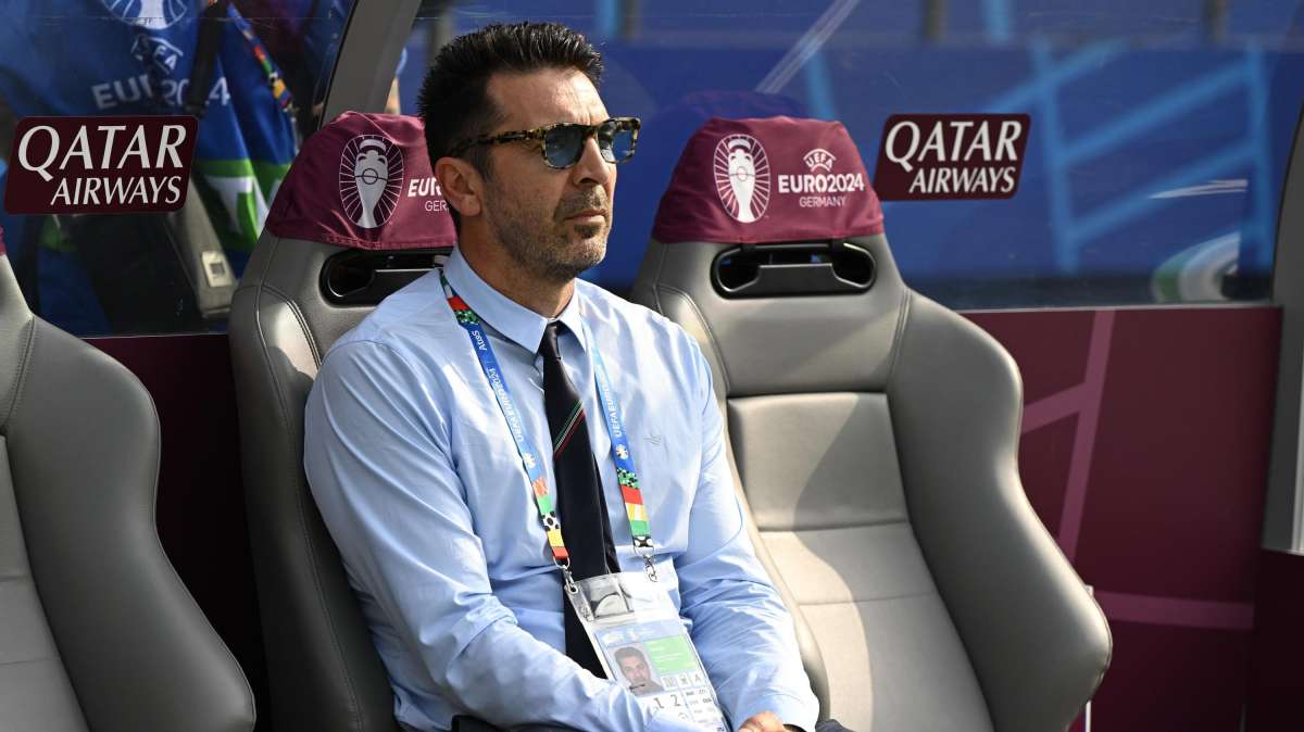Buffon: “Orgoglioso di aver ottenuto questo riconoscimento, assegnato in passato a leggende del calcio italiano"