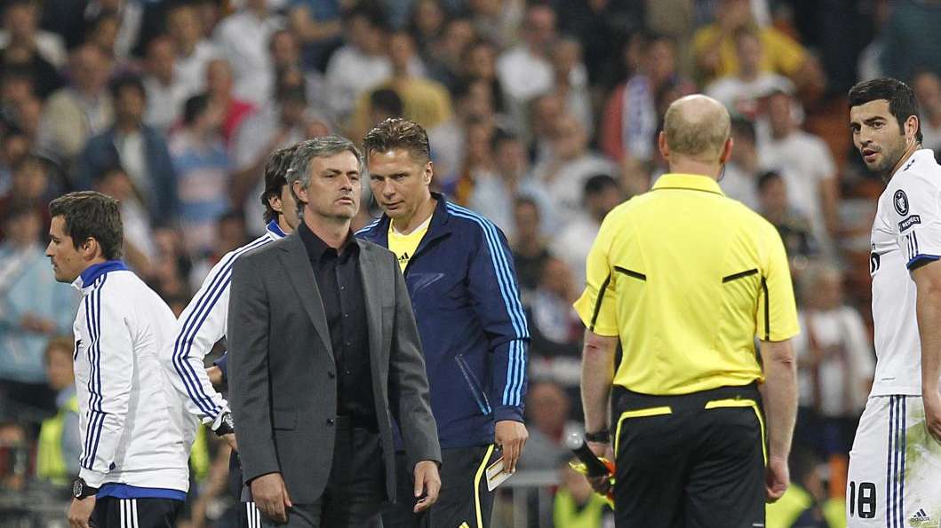 Real Madrid, El Pais all'attacco di Mourinho