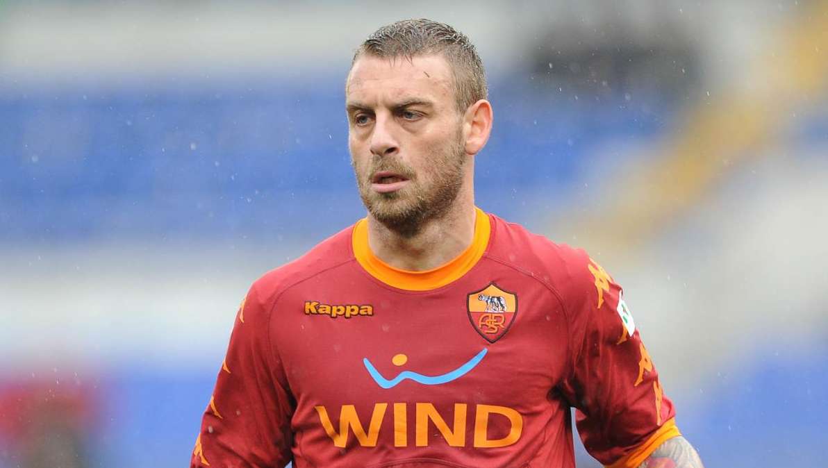 Roma, contro la Juve manifestazione pro De Rossi
