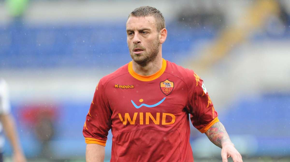 Roma, domani il verdetto sulla gomitata di De Rossi