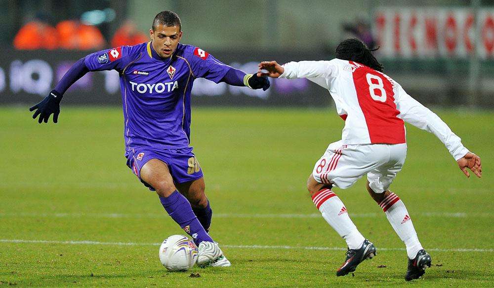 Ajax, De Boer: "Dispiaciuto per l'addio di Emanuelson"